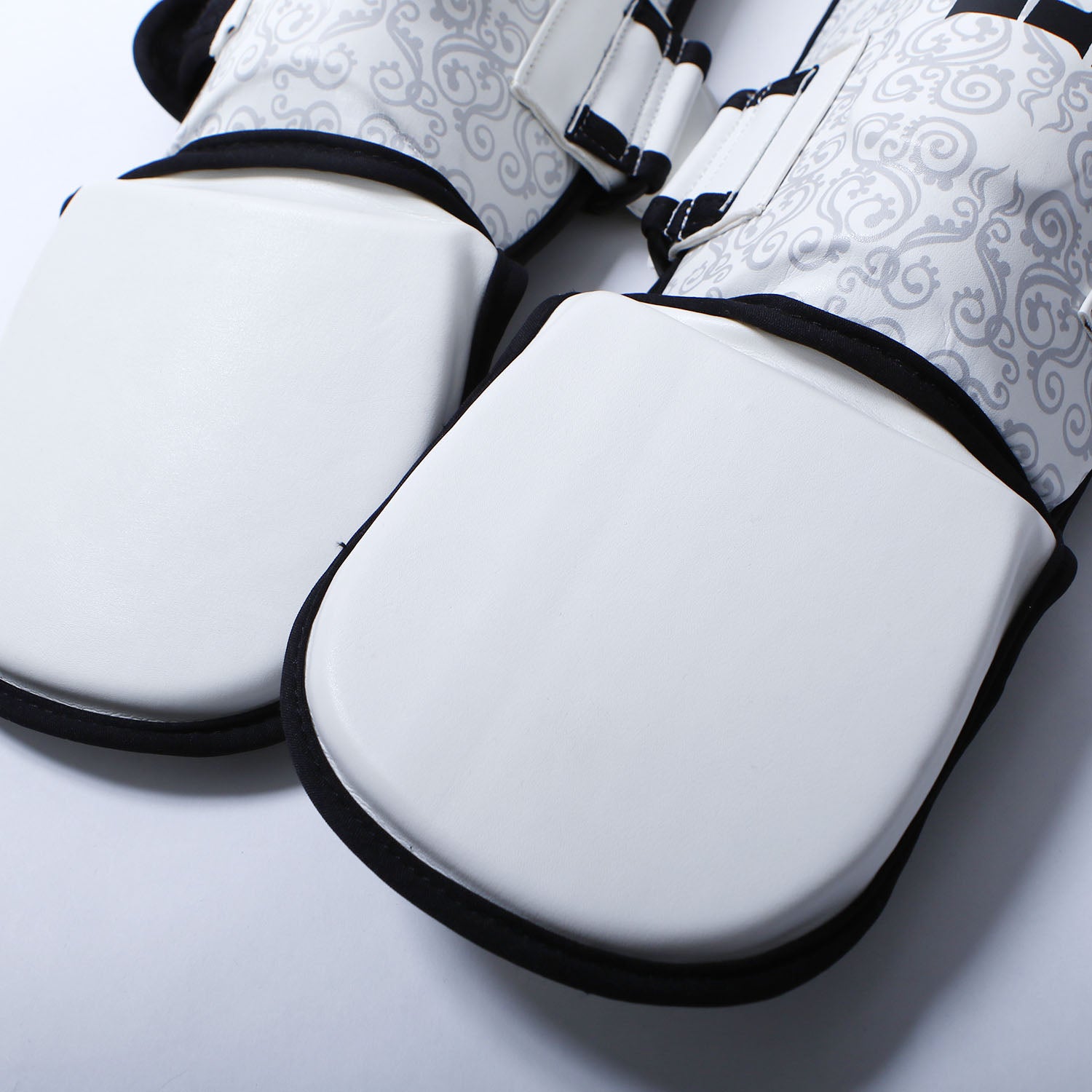 BOM Muay Thai Shin Guards detail view