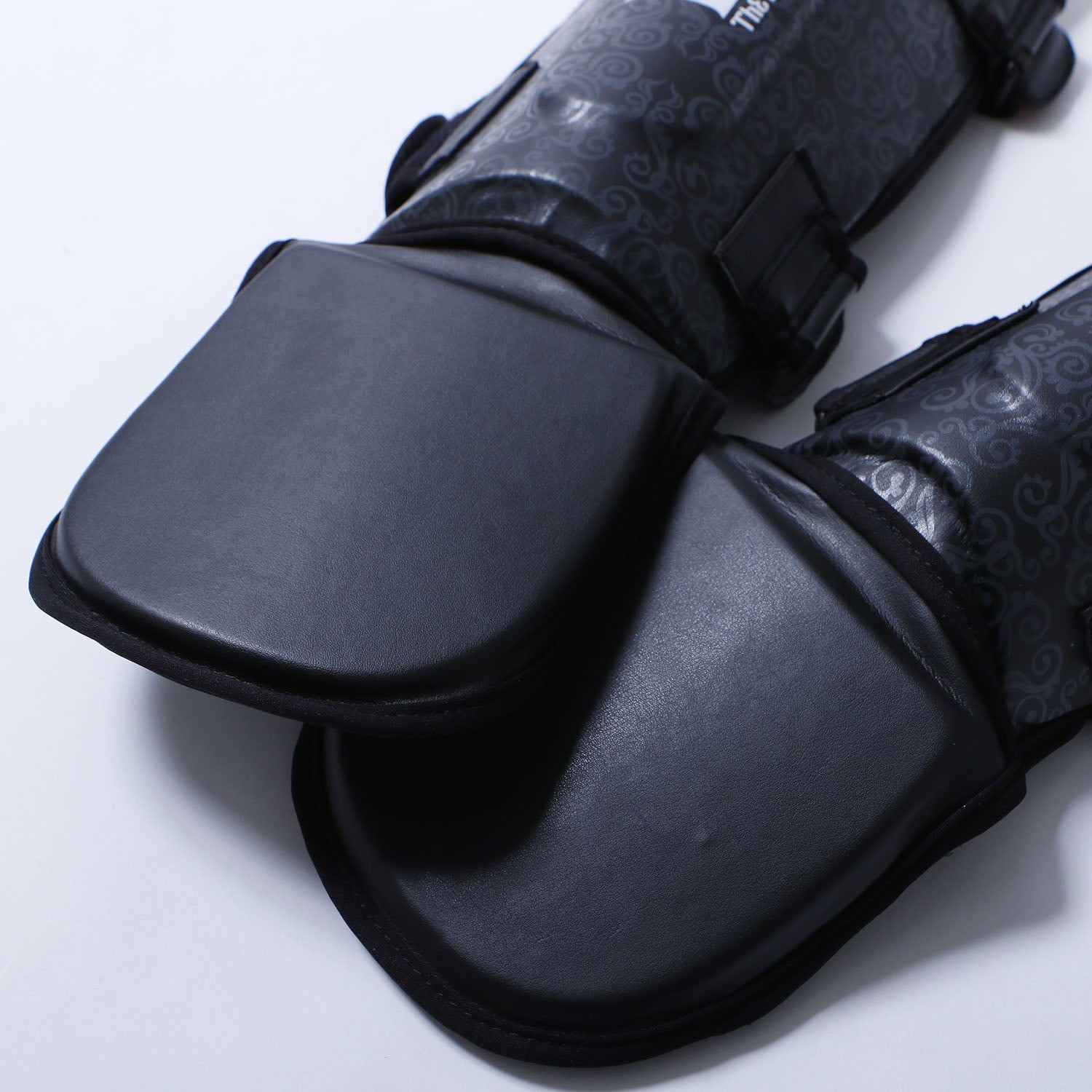 BOM Muay Thai Shin Guards detail view