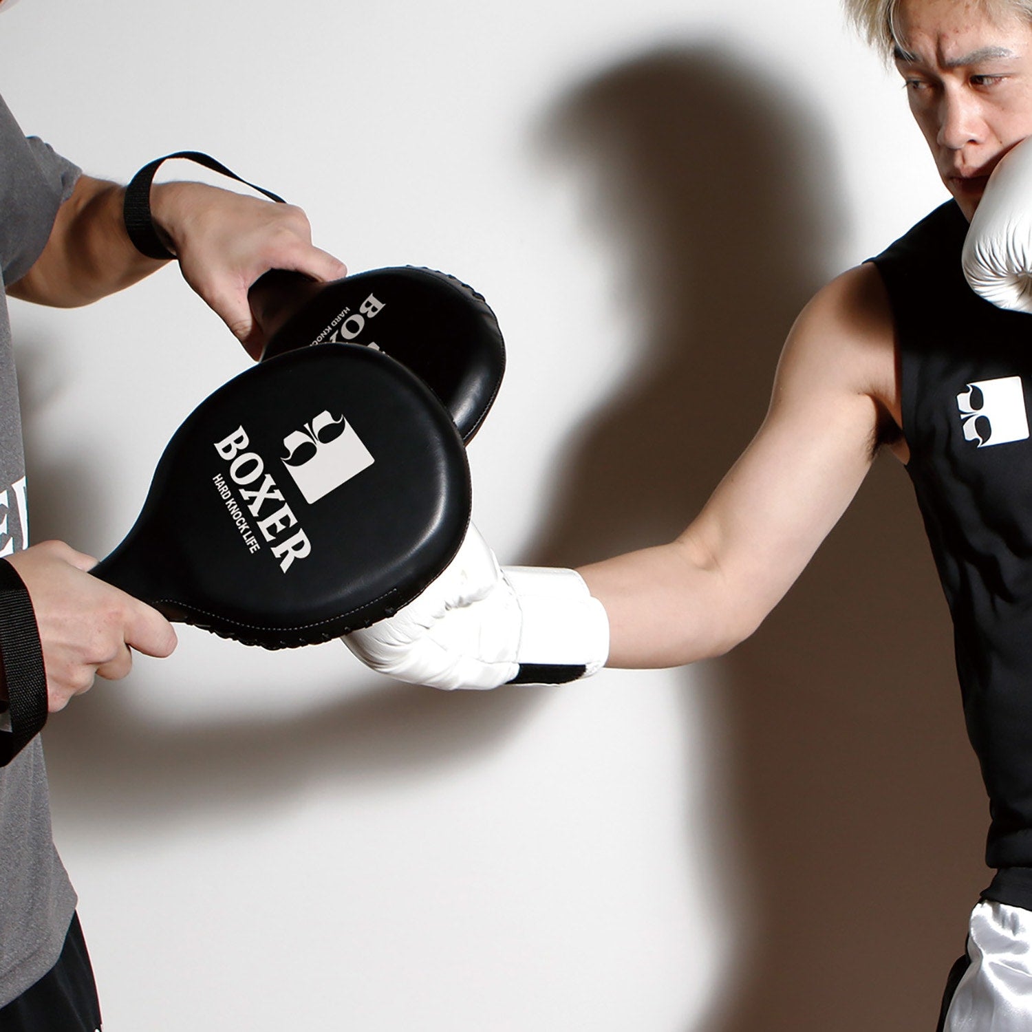 Boxer Punch Paddles – Black – model shot