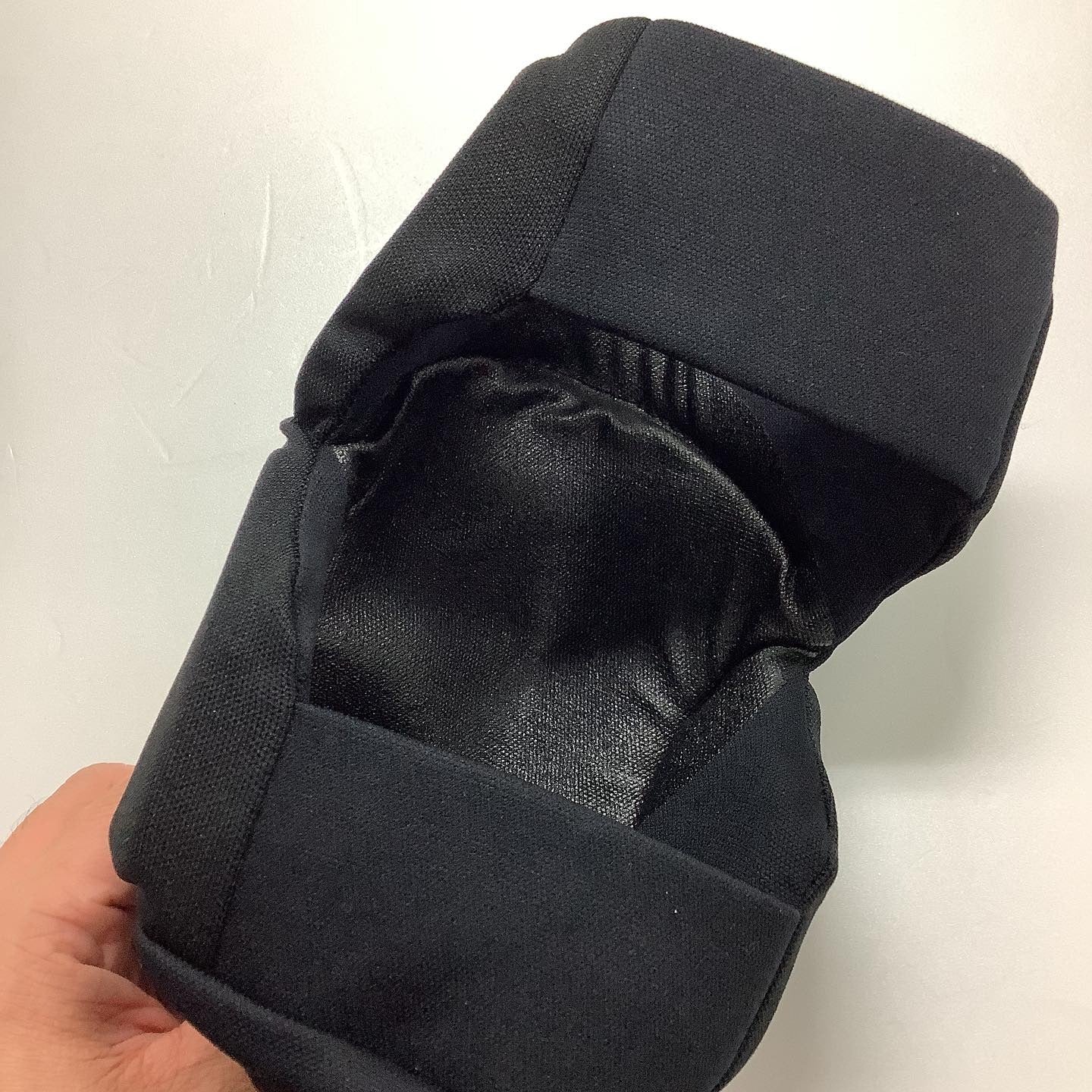 Combat Knee Pads-Isami-ChokeSports