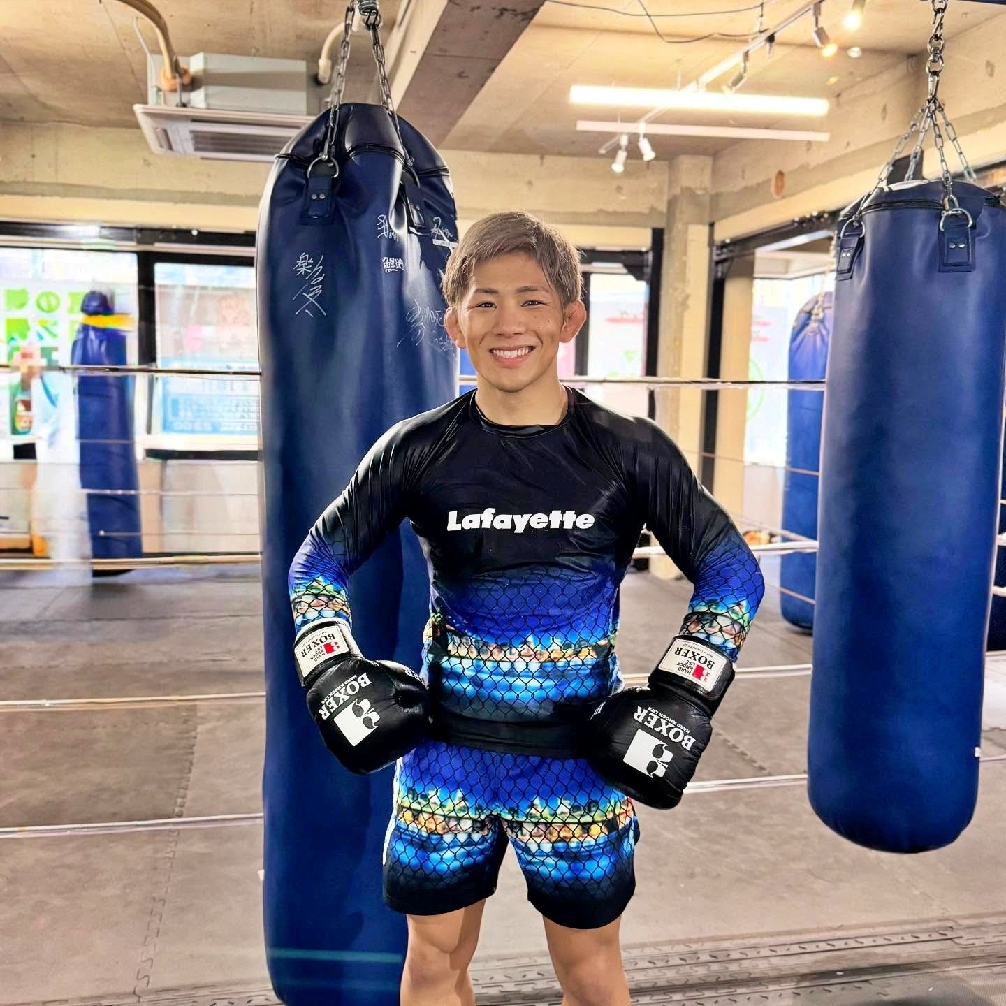 Isami Pro Boxing Gloves-Boxer-ChokeSports