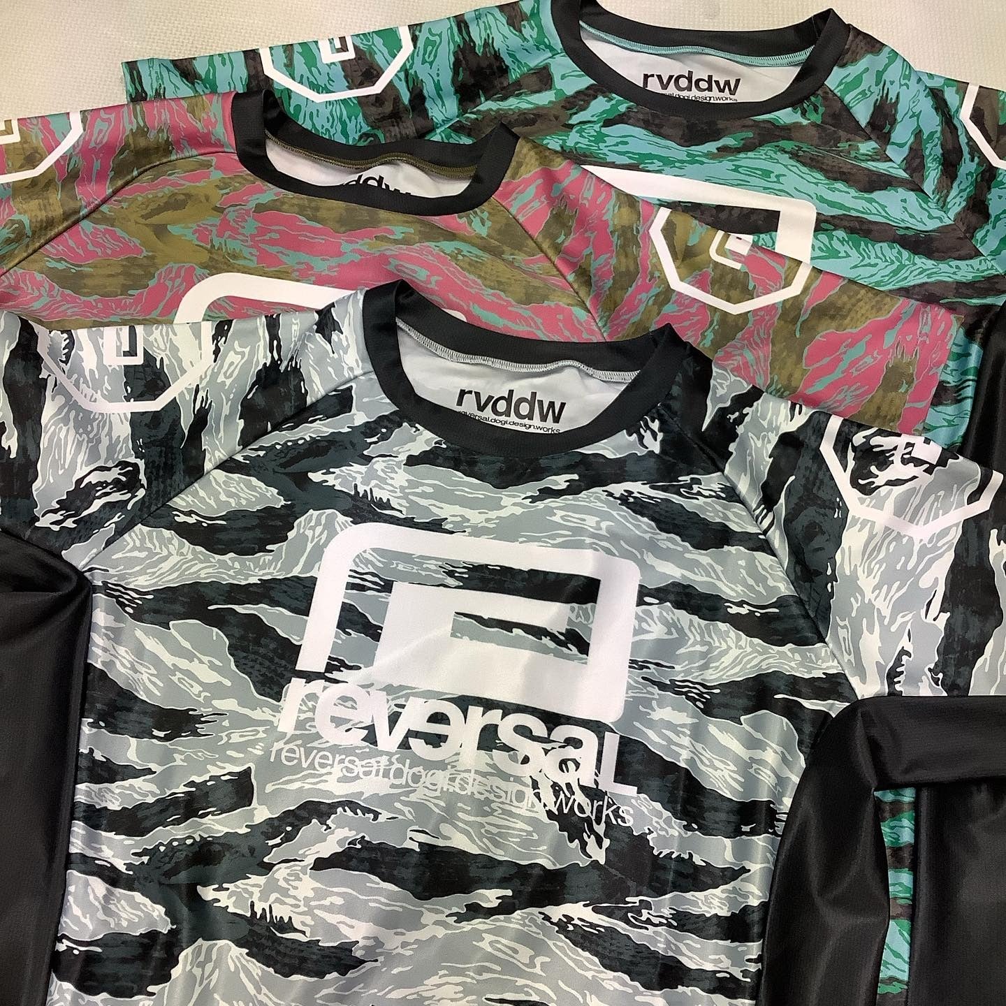 Pouncer Camo Rash Guard-Reversal RVDDW-ChokeSports