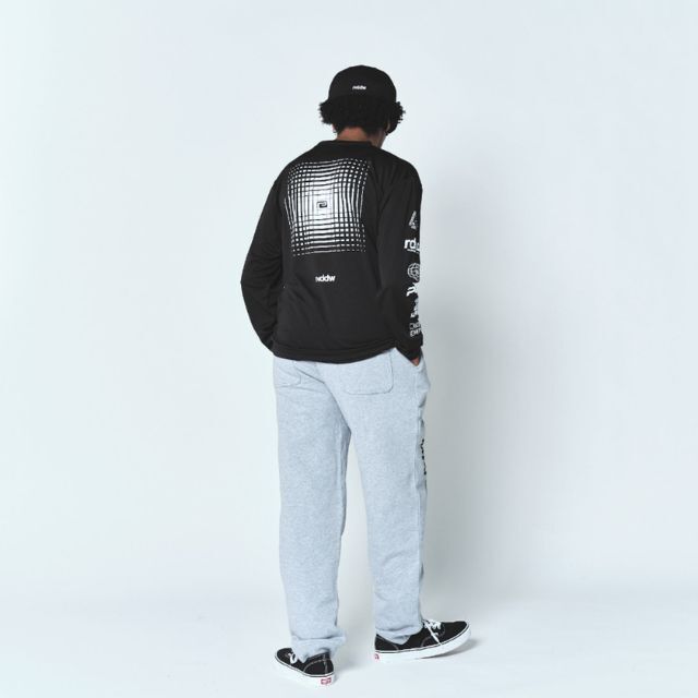 Reversal RVDDW RDW Logo Sweatpants – Gray – model shot
