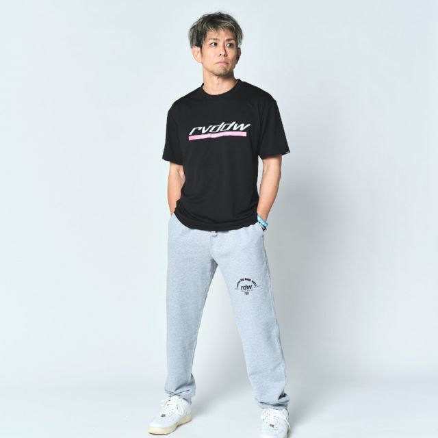 Reversal RVDDW RDW Logo Sweatpants – Gray – model shot