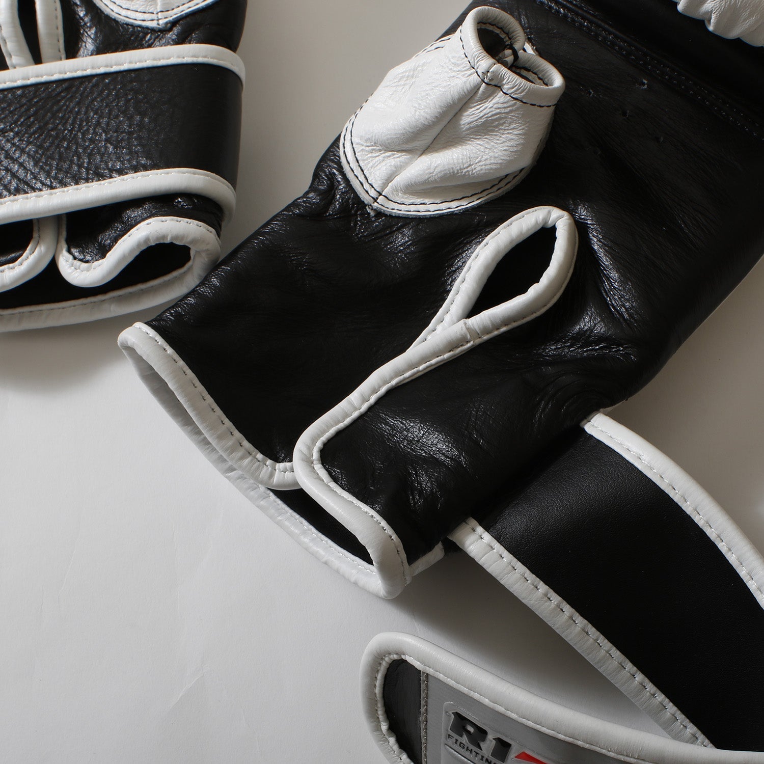 Rizin Punching Gloves-Isami-ChokeSports