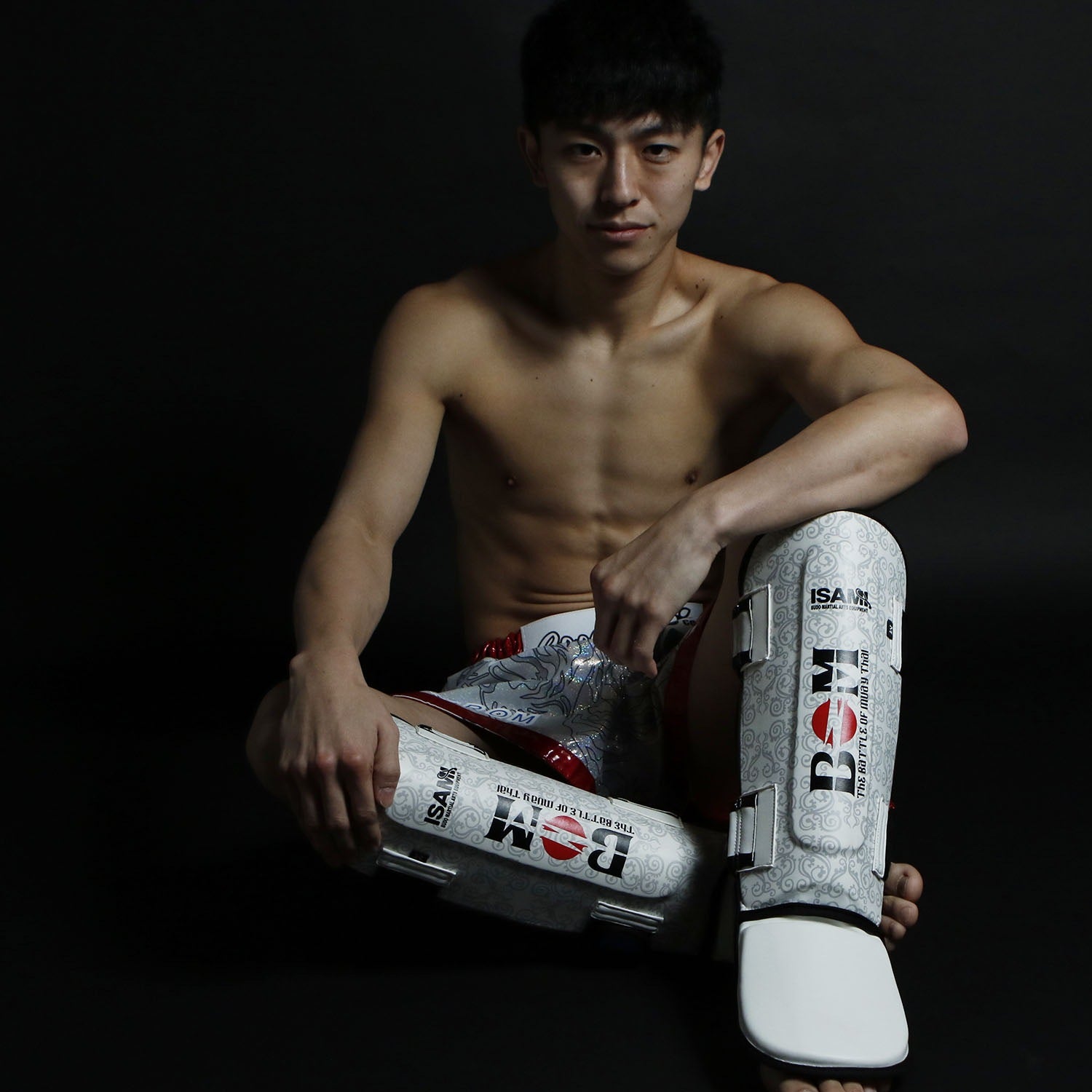 BOM Muay Thai Shin Guards detail view