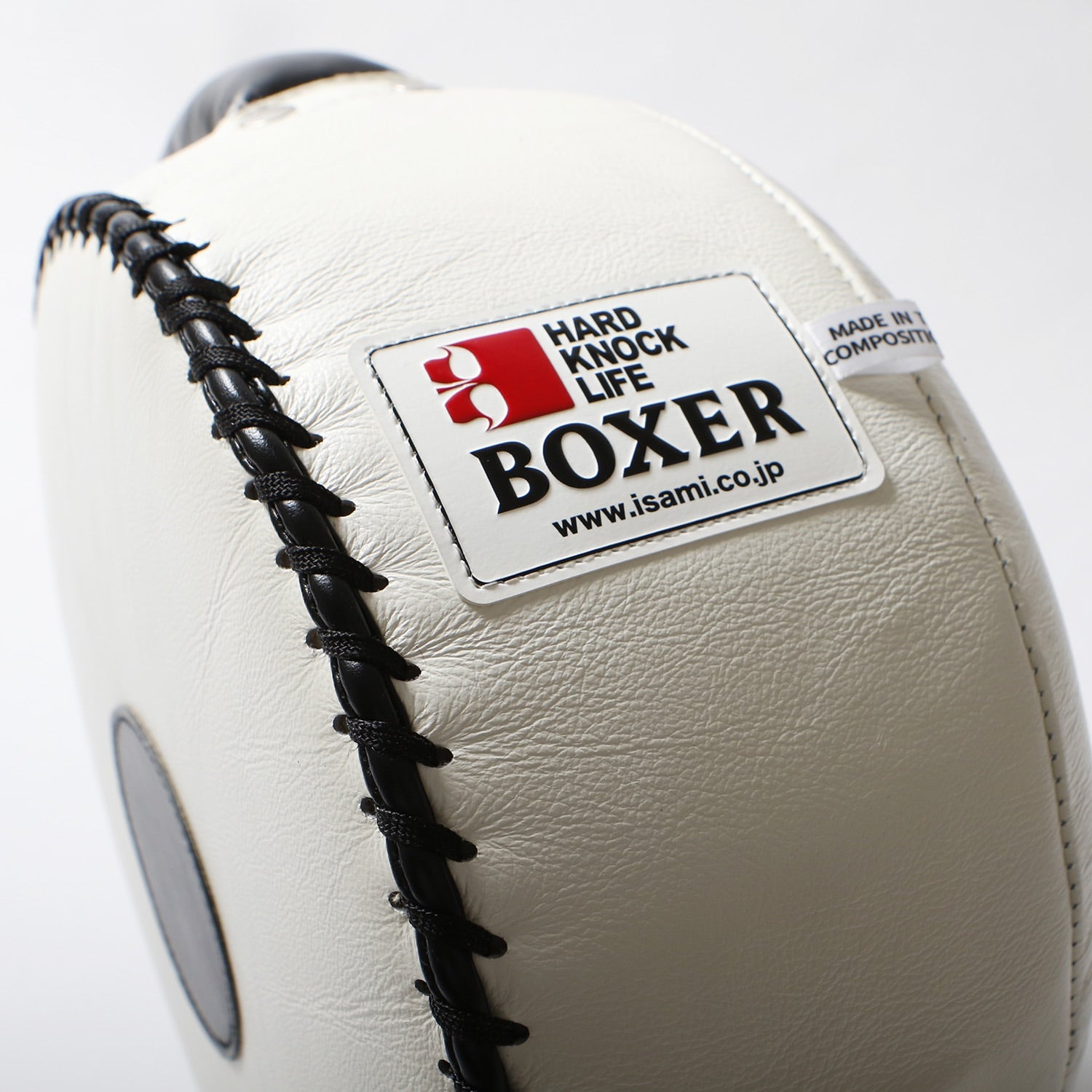 Isami Round Punch Shield Mini – detail shot