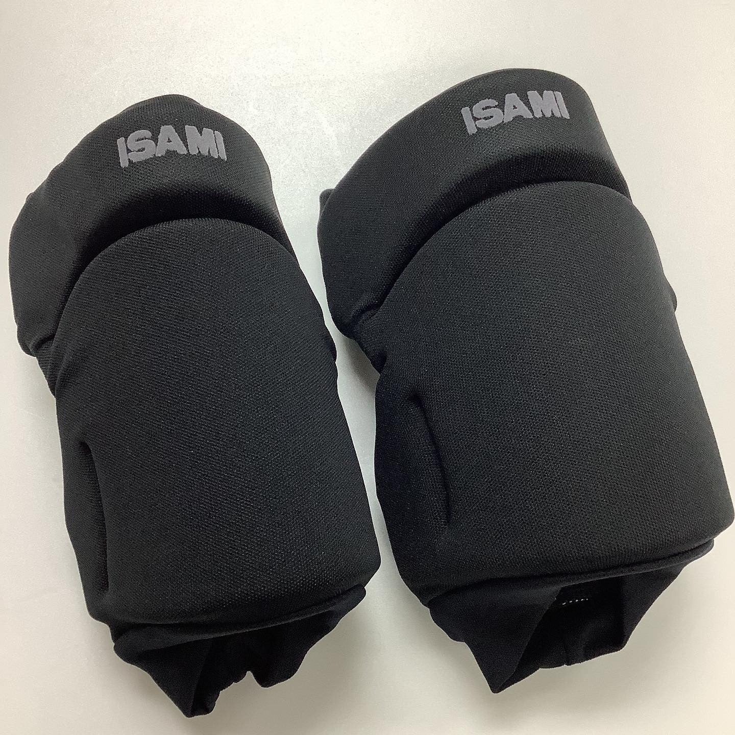 Combat Knee Pads-Isami-ChokeSports