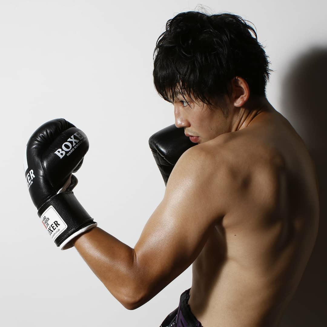 Isami Pro Boxing Gloves-Boxer-ChokeSports