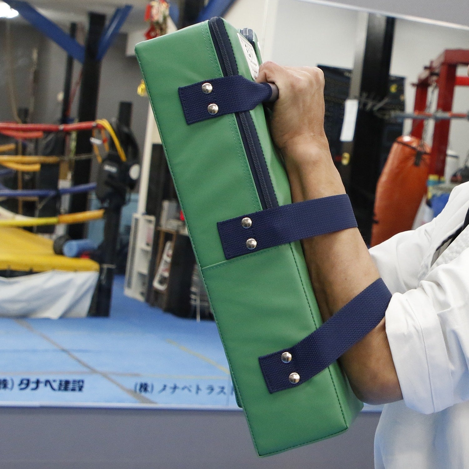 Isami Classic Kick Mitt-Isami-ChokeSports