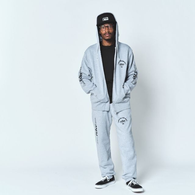 Reversal RVDDW Big Mark Flexfit Fitted Cap – model shot