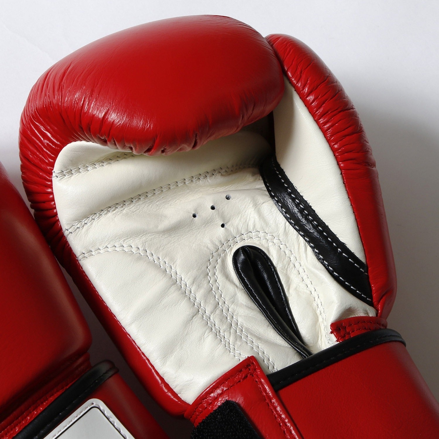 Thai Boxing Gloves-Boxer-ChokeSports