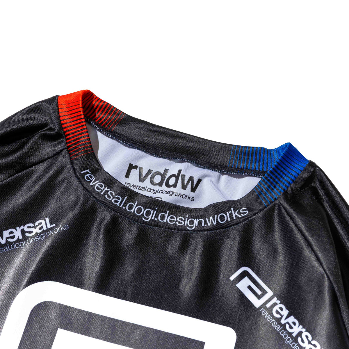 Reversal RVDDW Racing Rash Guard – Black – detail shot