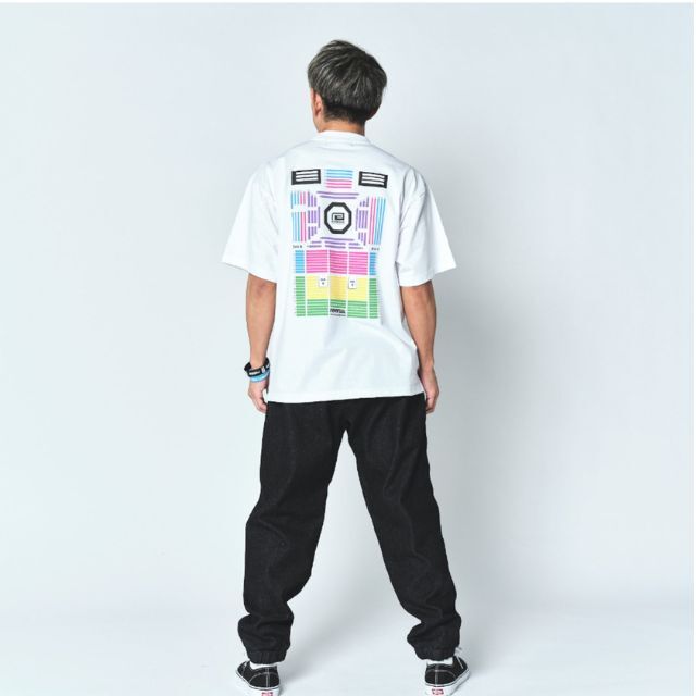 Reversal RVDDW Arena Seating Chart T-Shirt – White – model shot