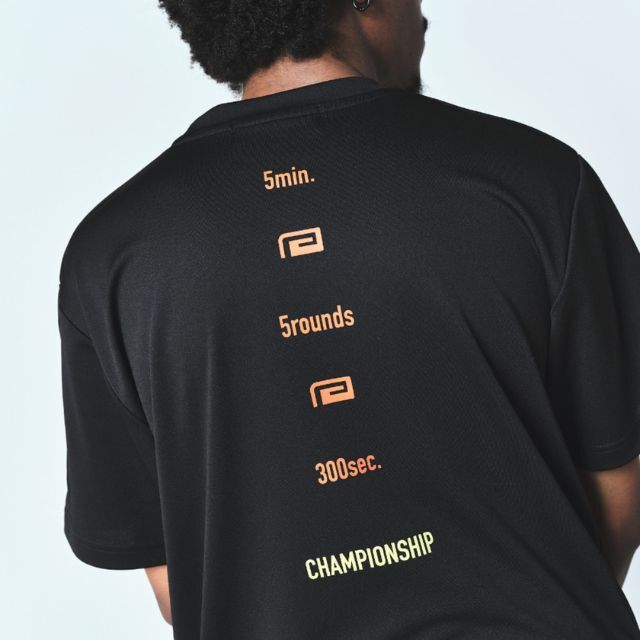 Reversal RVDDW Timer Box Dry T-Shirt – Black – model shot