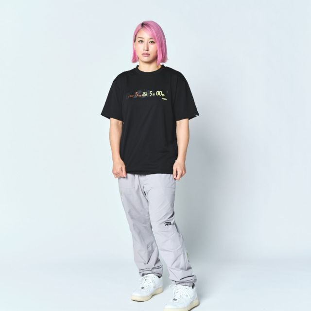 Reversal RVDDW Timer Box Dry T-Shirt – Black – model shot