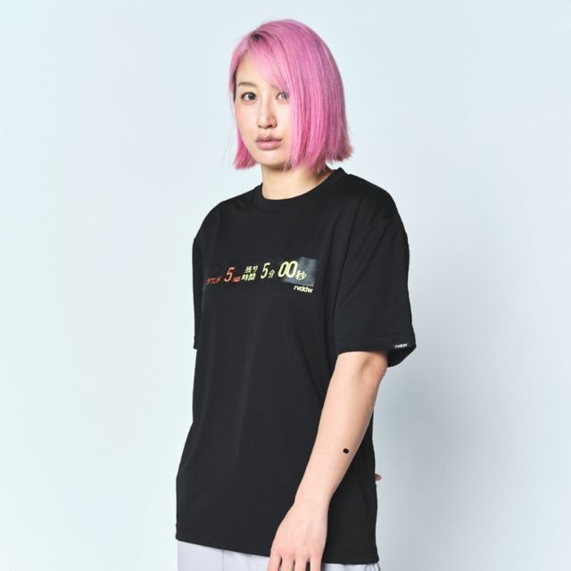 Reversal RVDDW Timer Box Dry T-Shirt – Black – model shot