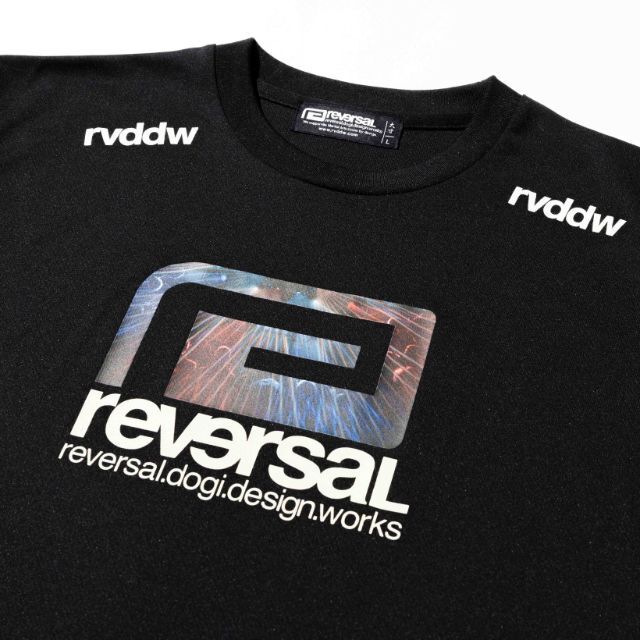 Reversal RVDDW Pilgrimage Big Mark Dry Tee – Black – detail shot