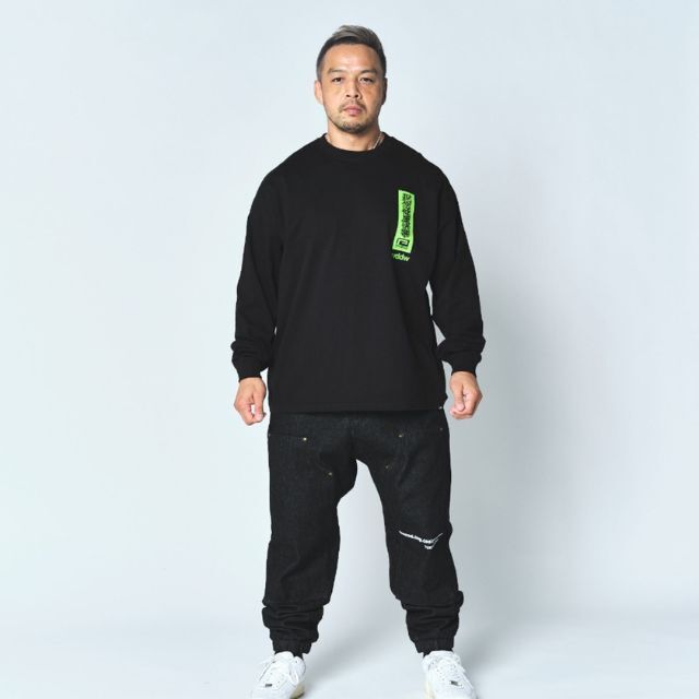 Reversal RVDDW Ping An Fu Oversized Long T-Shirt – Black – model shot