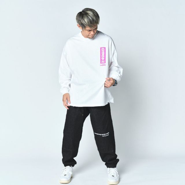 Reversal RVDDW Ping An Fu Oversized Long T-Shirt – White – model shot