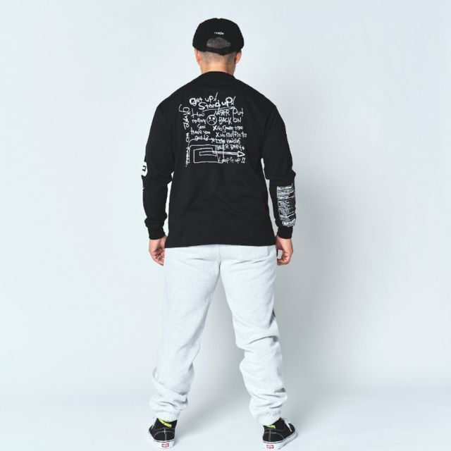 Reversal RVDDW Make A Note Long T-Shirt – Black – model shot