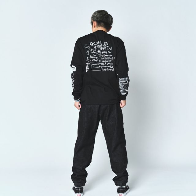 Reversal RVDDW Make A Note Long T-Shirt – Black – model shot