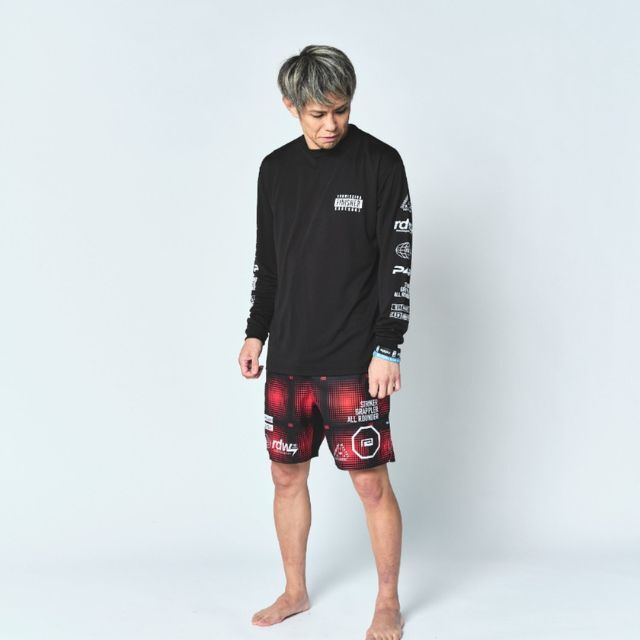Reversal RVDDW Racing Dry Long Sleeve T-Shirt – Black – model shot