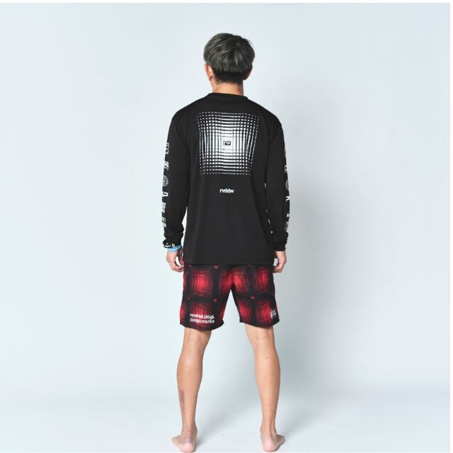 Reversal RVDDW Racing Dry Long Sleeve T-Shirt – Black – model shot