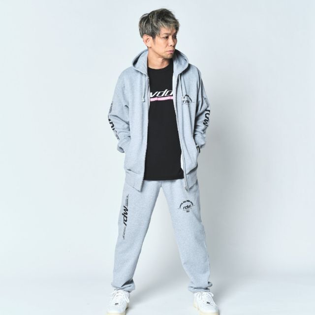 Reversal RVDDW RDW Heavyweight Zip Hoodie – Gray – model shot