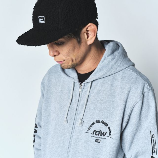 Reversal RVDDW RDW Heavyweight Zip Hoodie – Gray – model shot