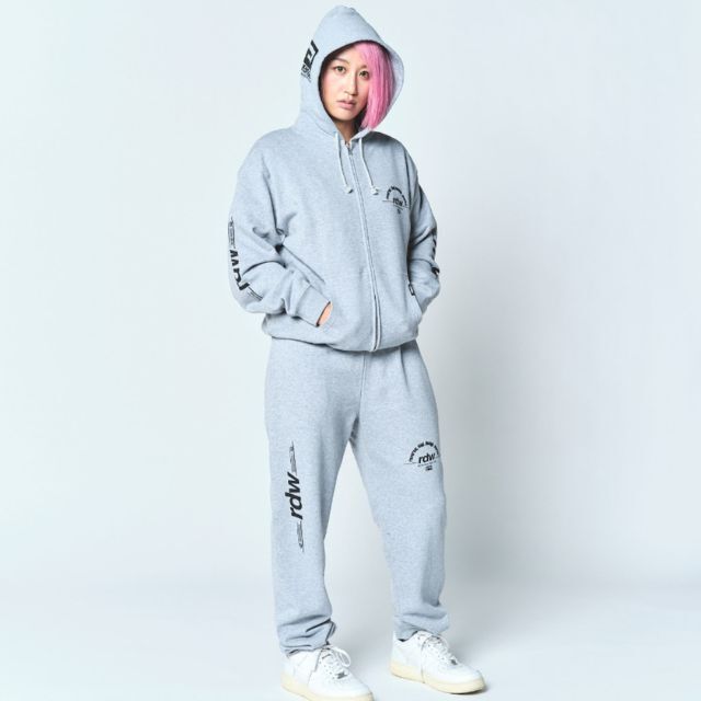 Reversal RVDDW RDW Heavyweight Zip Hoodie – Gray – model shot