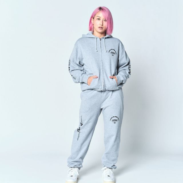Reversal RVDDW RDW Logo Sweatpants – Gray – model shot