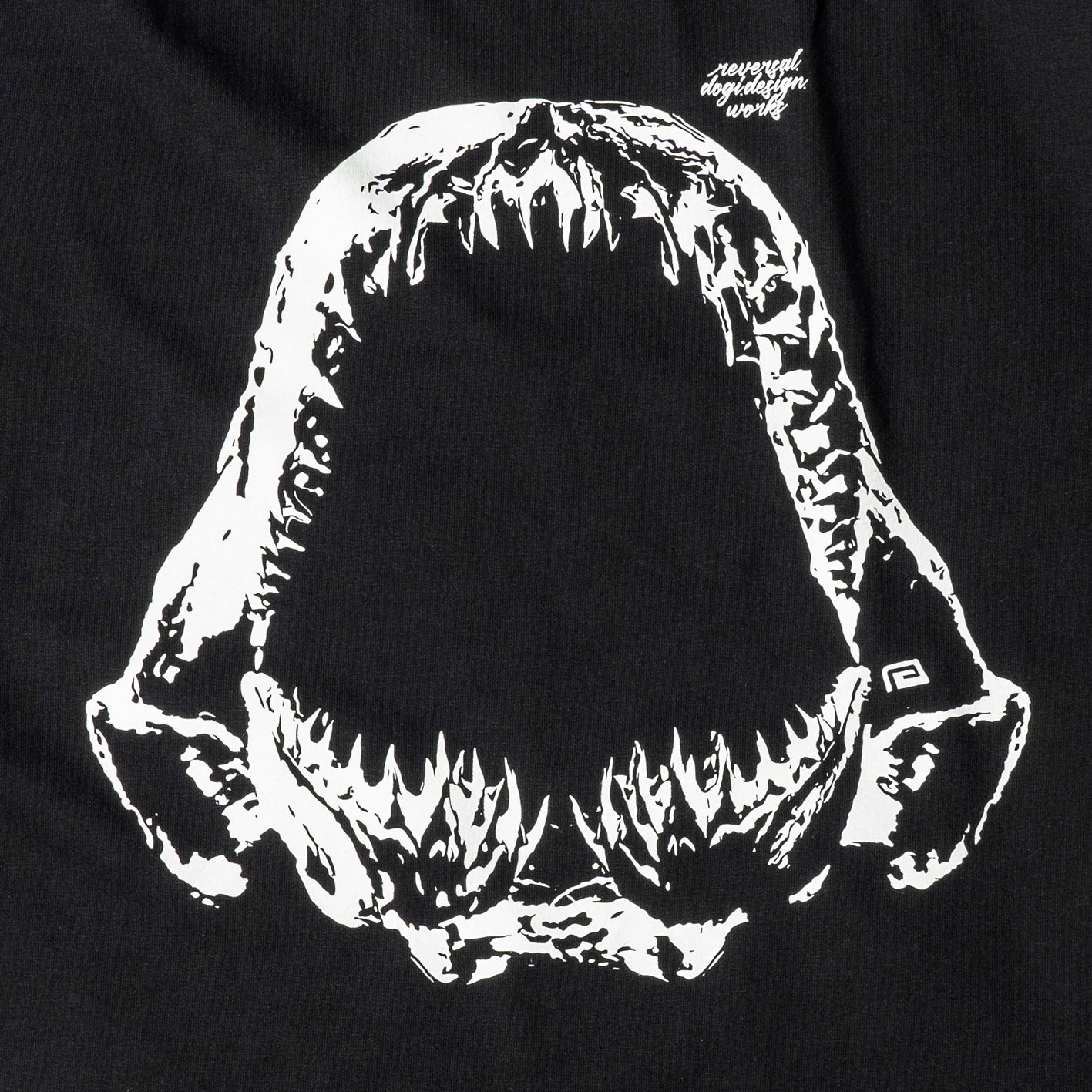Fangs T-Shirt-Reversal RVDDW-ChokeSports