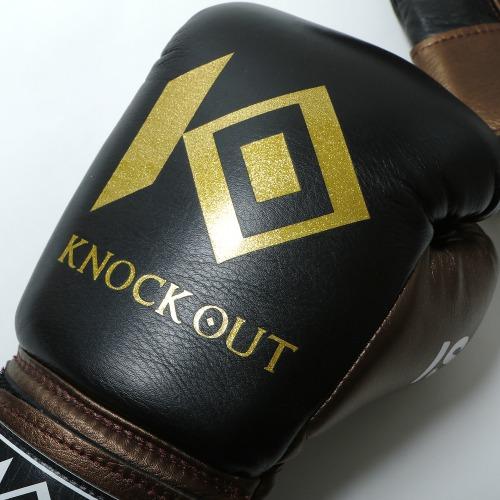 KNOCK OUT Kickboxing Gloves-Boxer-ChokeSports